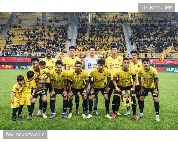 广东广州豹目前处于冲甲竞争的领先集团 广东广州豹目前处于冲甲竞争的领先集团